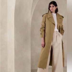 NWT Banana Republic Sz M Water Resistant Timeless Tan Belted Trench Coat